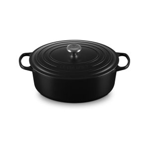 Le Creuset Signature 8 Qt. Oval Dutch Oven | Licorice