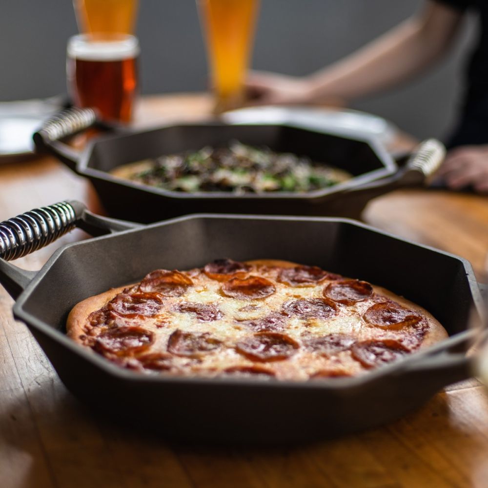 finex-skillet-14-pizza.jpg