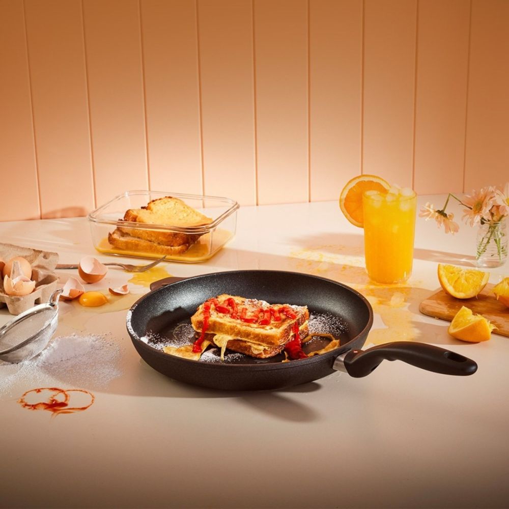 kitchen_warehouse_swiss_diamond_1.jpg