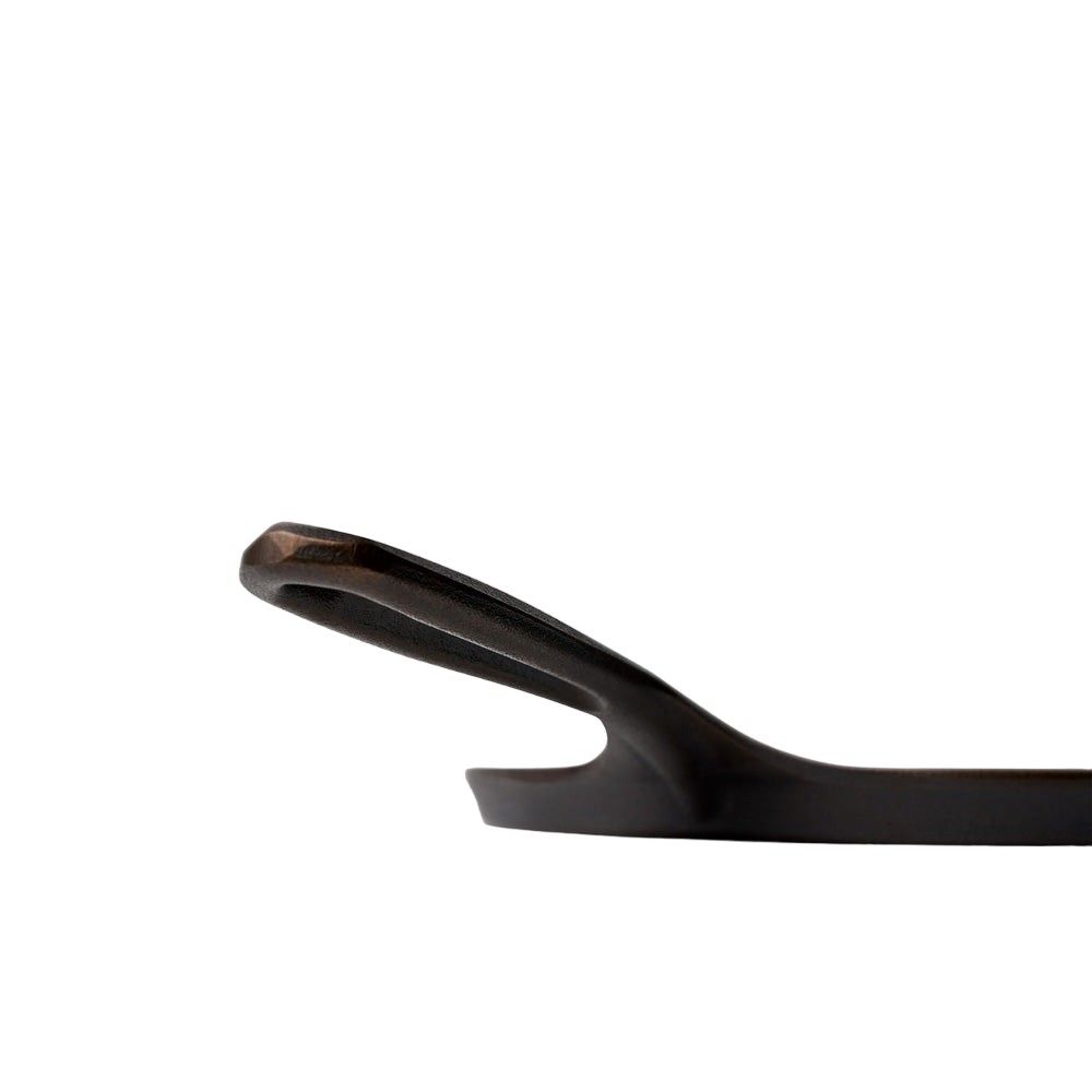 no9_griddle_handle_detail_flush-photoroom.jpg